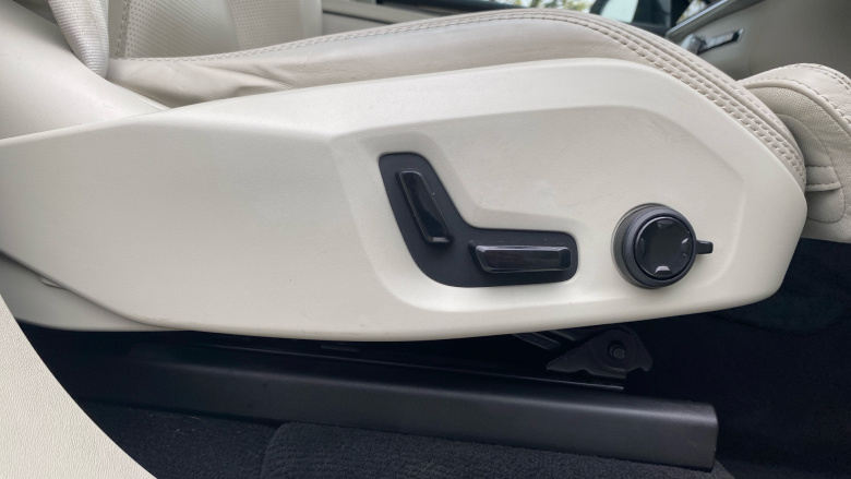 Volvo XC90 2.0 B5P Ultra Dark 5dr AWD Geartronic Petrol Estate